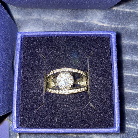 Swarovski ring - Picture 2 of 3